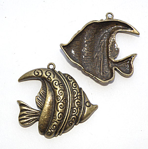 Bronsfärgad berlock fisk 37×35 mm