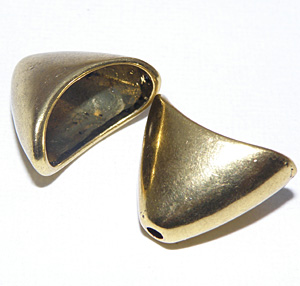 Guldfärgad oval kon 20x13 mm