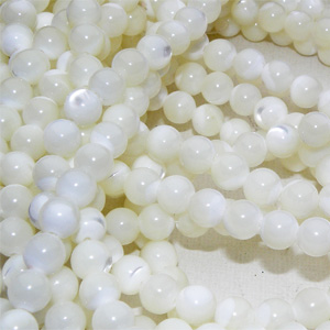 Hel sträng – Pärlemor vit slät rund 6 mm