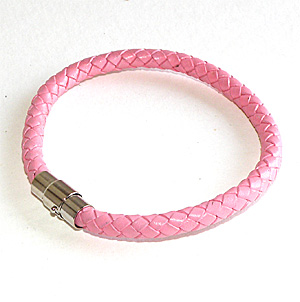 Flätat läderarmband rosa 5 cm
