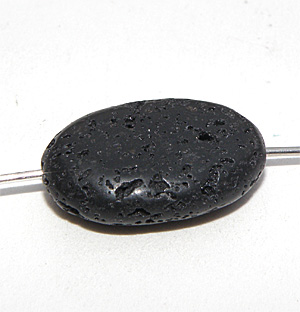 Svart lava oval 13×18 mm