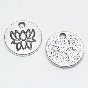 Antiksilverfärgad berlock lotusblomma 12 mm