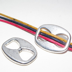 Antiksilverfärgad connector 29×22 mm