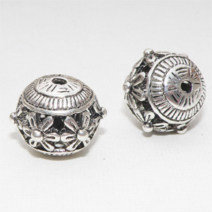 Antiksilverfärgad genombruten kula 17 mm "Flower"