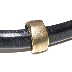 Bronsfärgad oval ring 10×15 mm