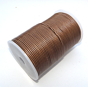 Äkta lädersnöre metallic ”Gauriya” 2 mm